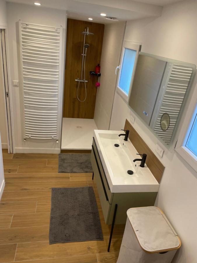 Parentale Avec Salle De Bains Et Toilettes Privees